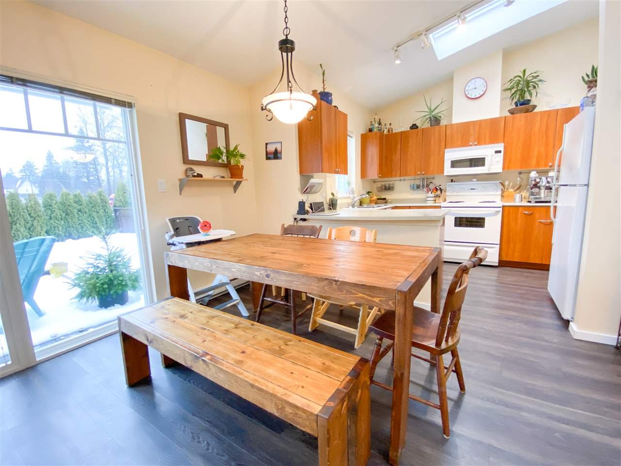 1821 Willow Cres, #4