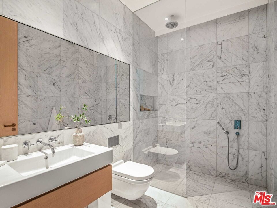 9040 W Sunset Blvd, #1103