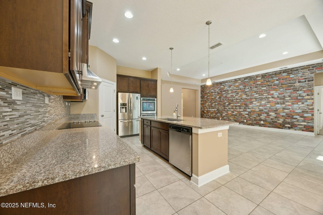 1479 Shadow Creek Dr