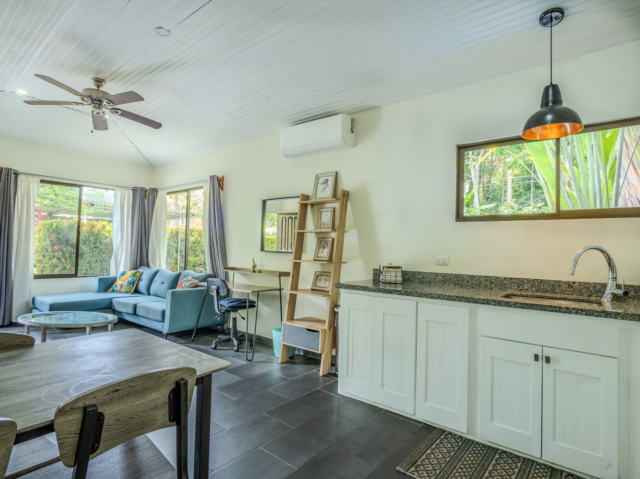 Tropical 3-Cabin Home with Pool and Gardens in the Heart of Uvita