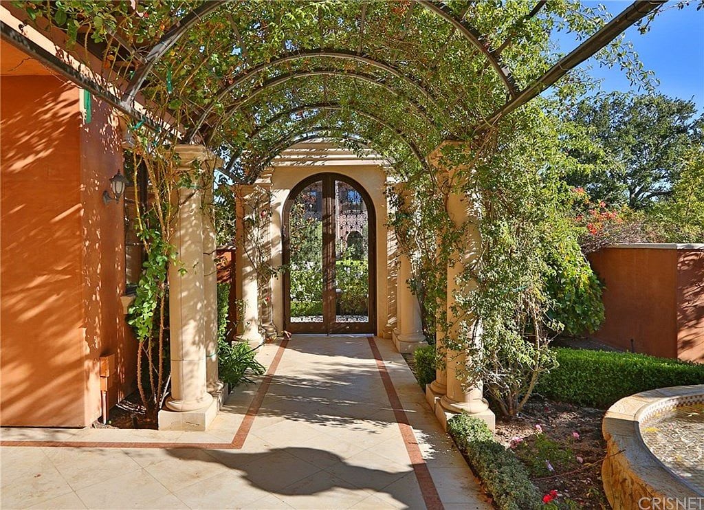 Tranquil Opulent