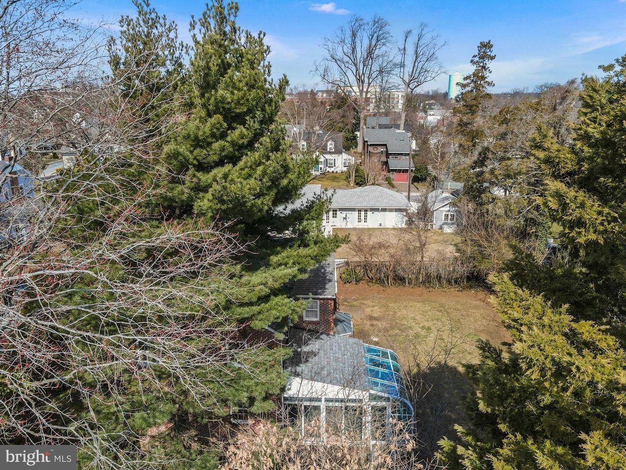 144 Archwood Ave