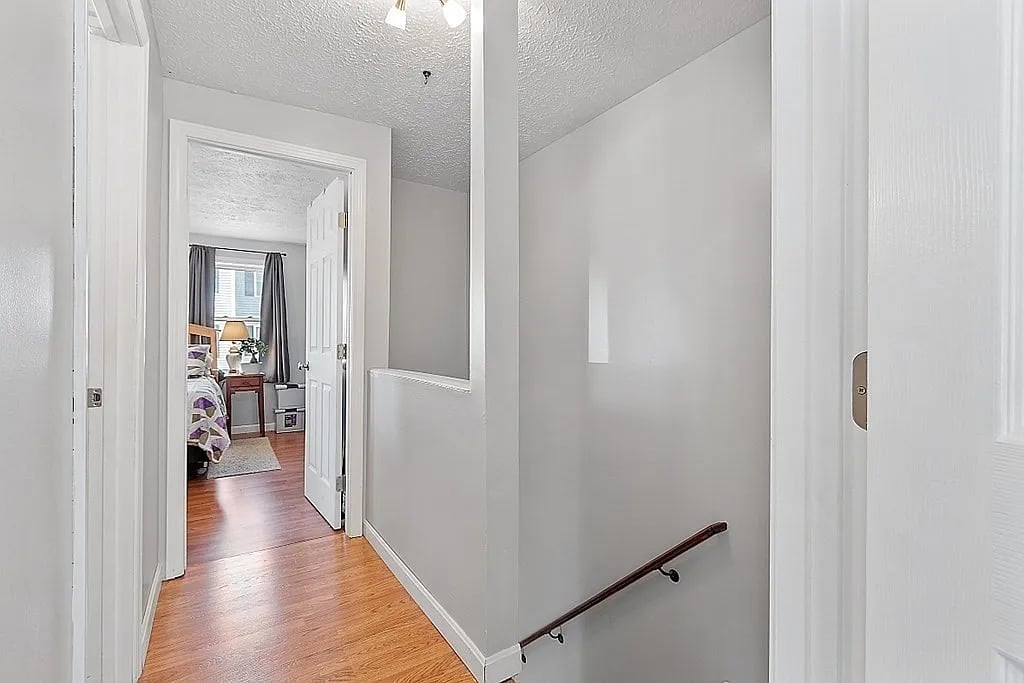 53 Olde Colonial Dr, APT 6