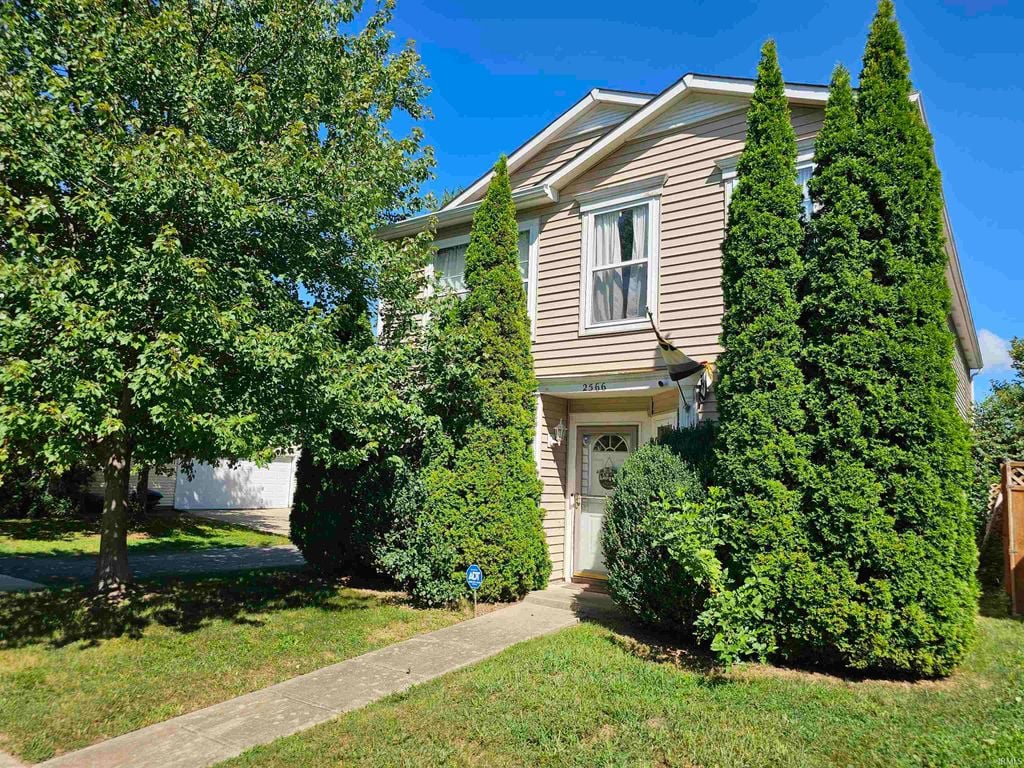 2566 Brewster Ln