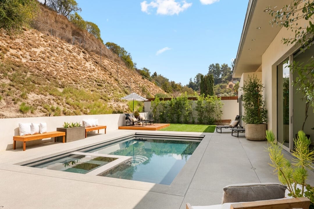 Northstar Pavilion, Amor Rd, 90046