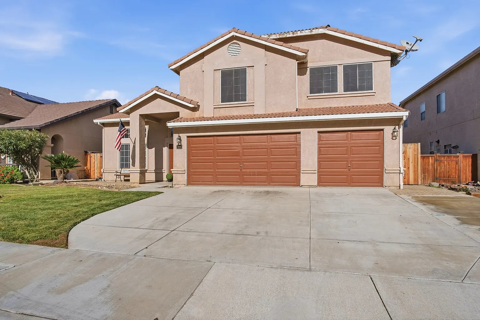 1044 Sandra Street