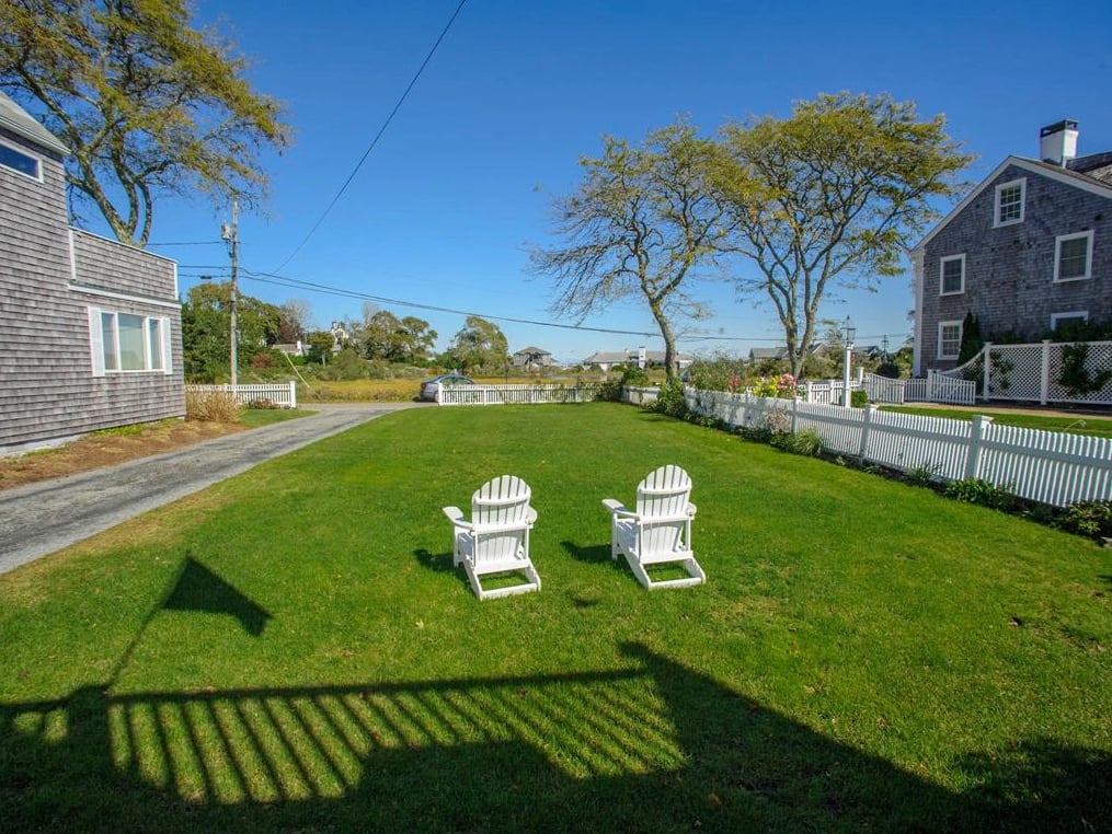 12 Dunham Rd
