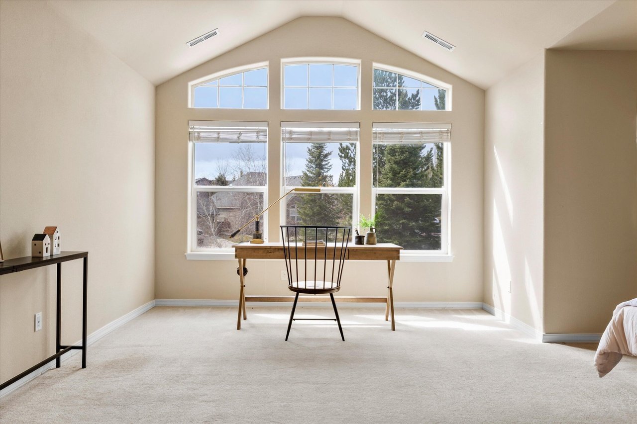 61148 Foxglove Loop