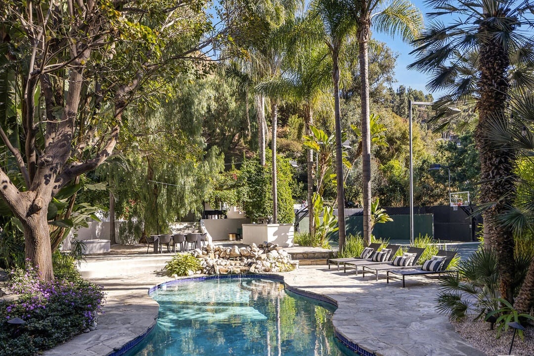 Velaris Estate, Laurel Canyon Blvd, 90046