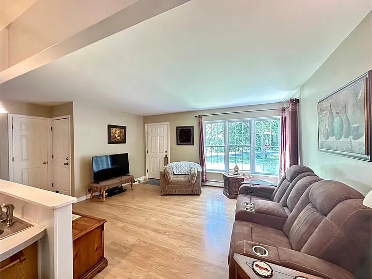 277 Shaw Hill Rd
