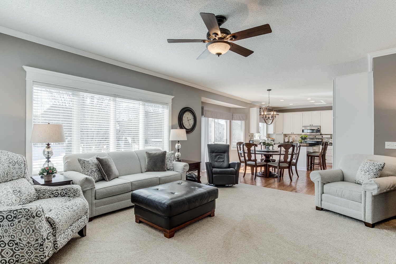 Beautiful 2-Story in Desirable OakParke Estates