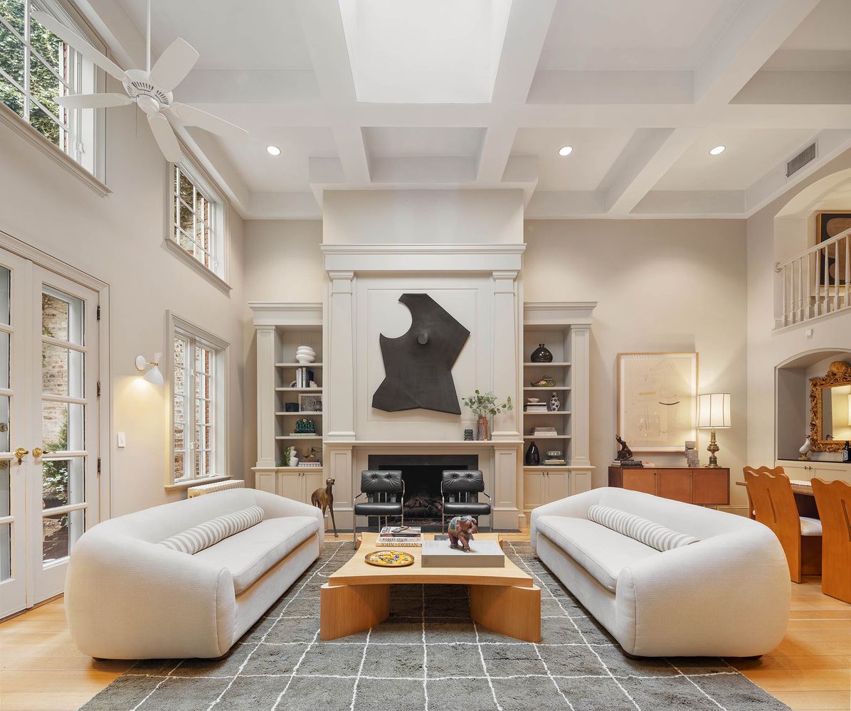 313 W 20th St