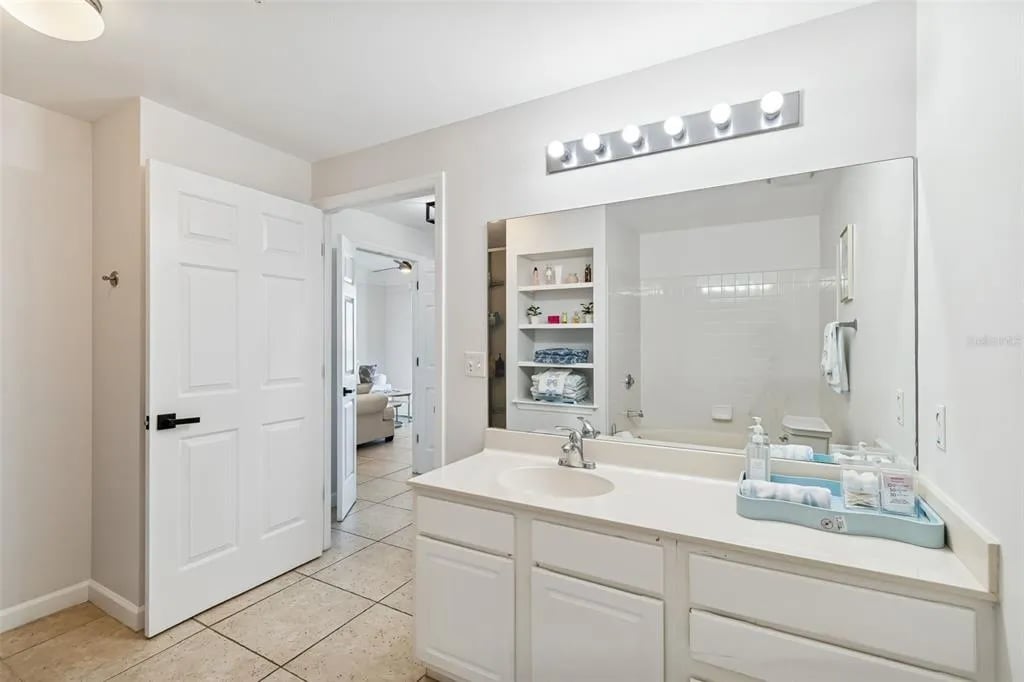 345 Bayshore Blvd, Apt 906