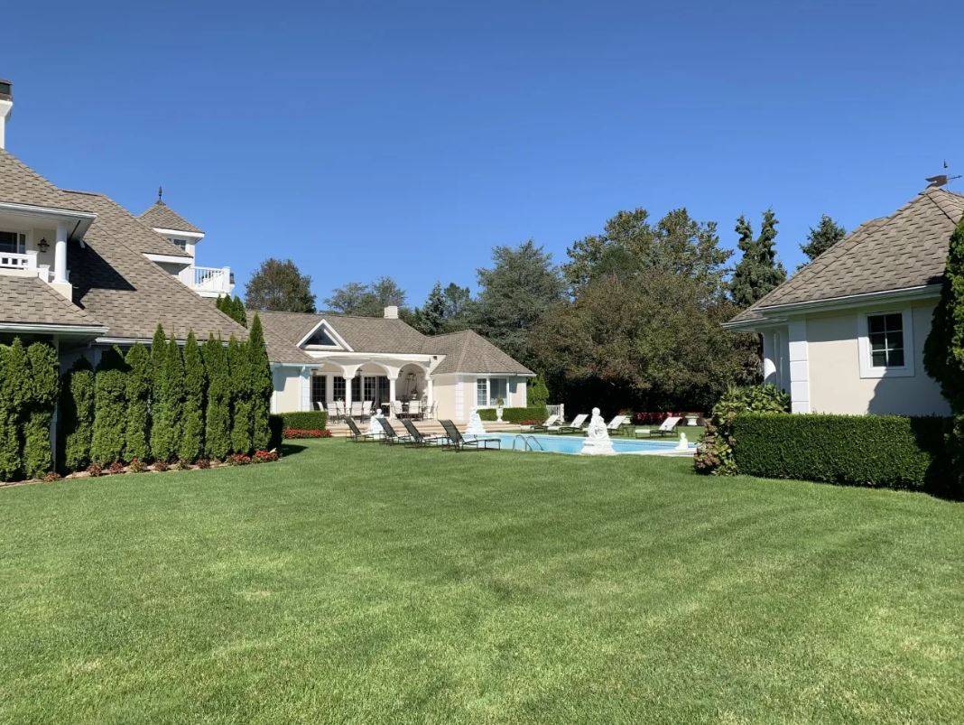 2 HALSEY FARM DR