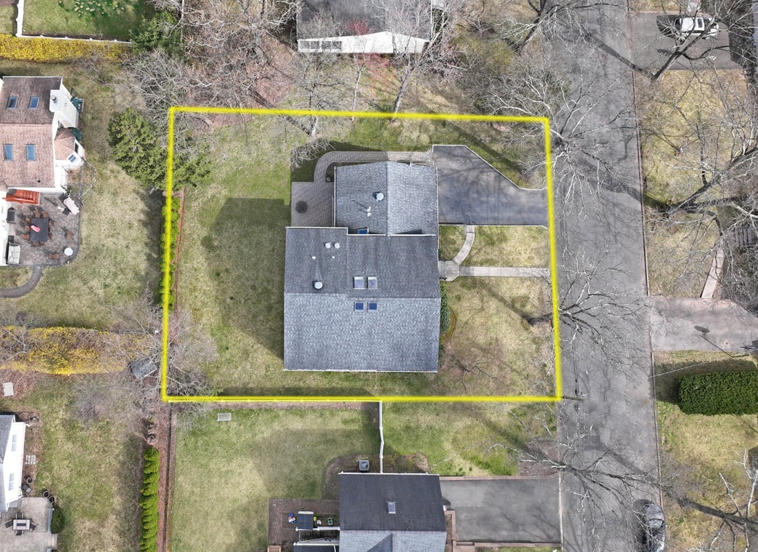 23 Spruce Pl