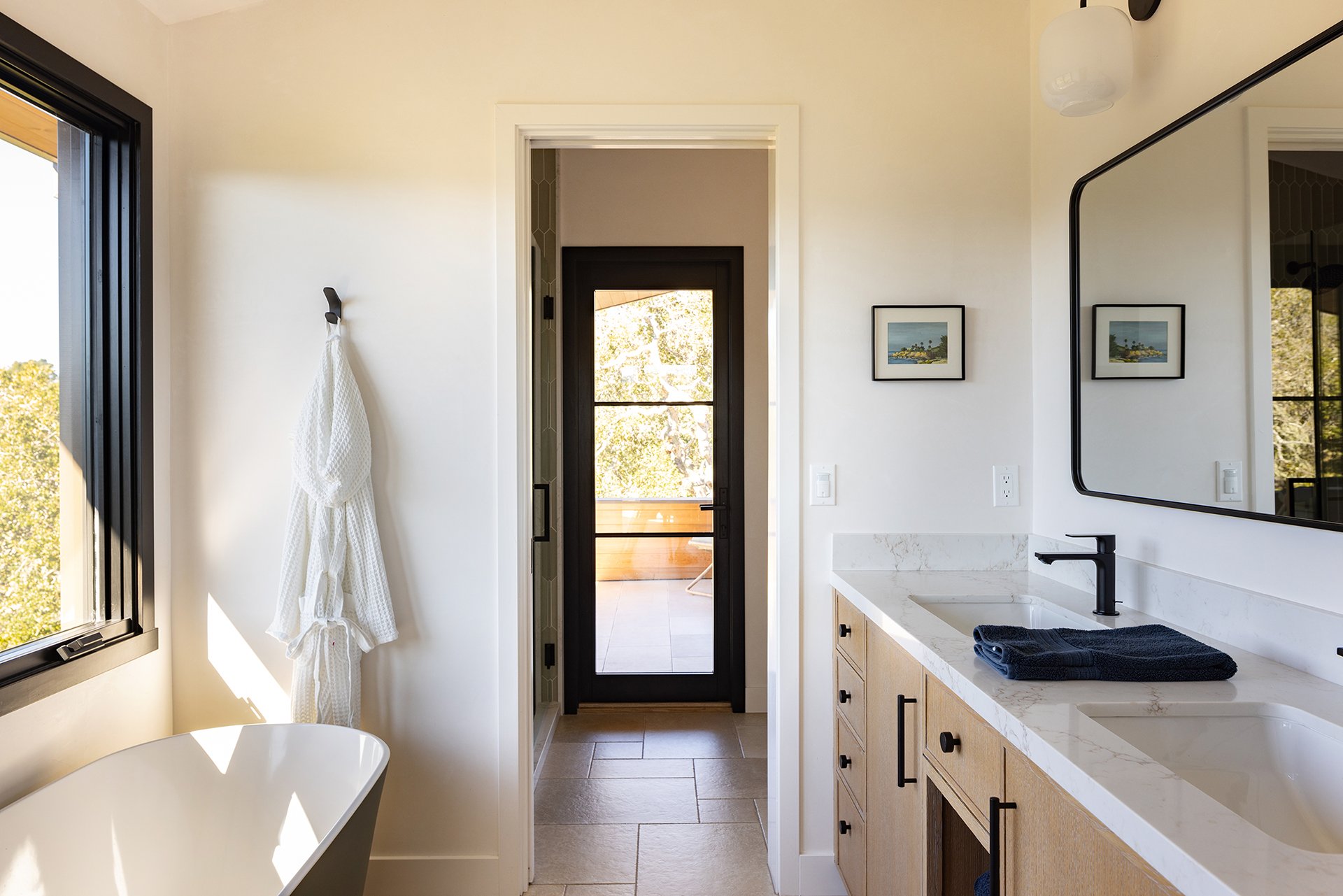 Este Canada | A Tehama Compound