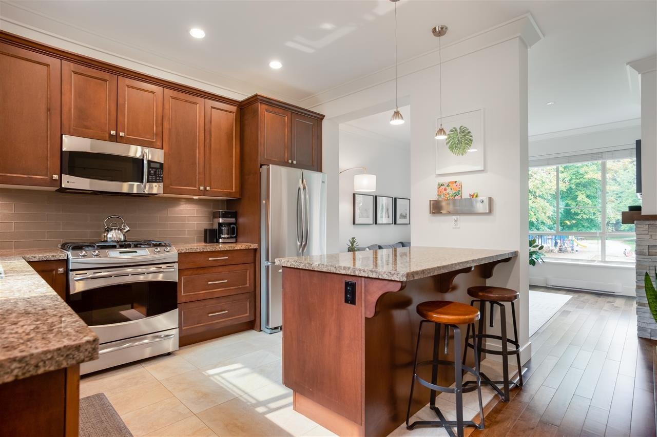 897 Premier St, #17