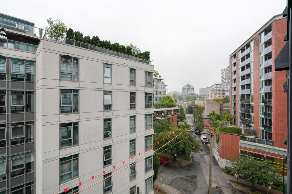209 E 7th Ave, #607