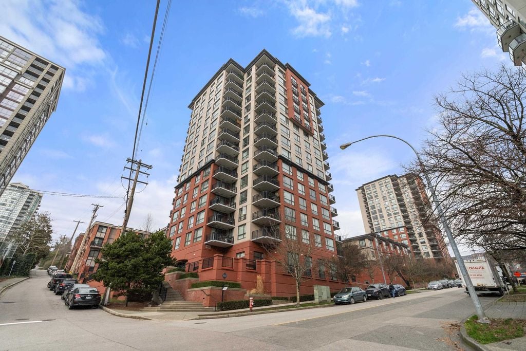 833 Agnes St, #807