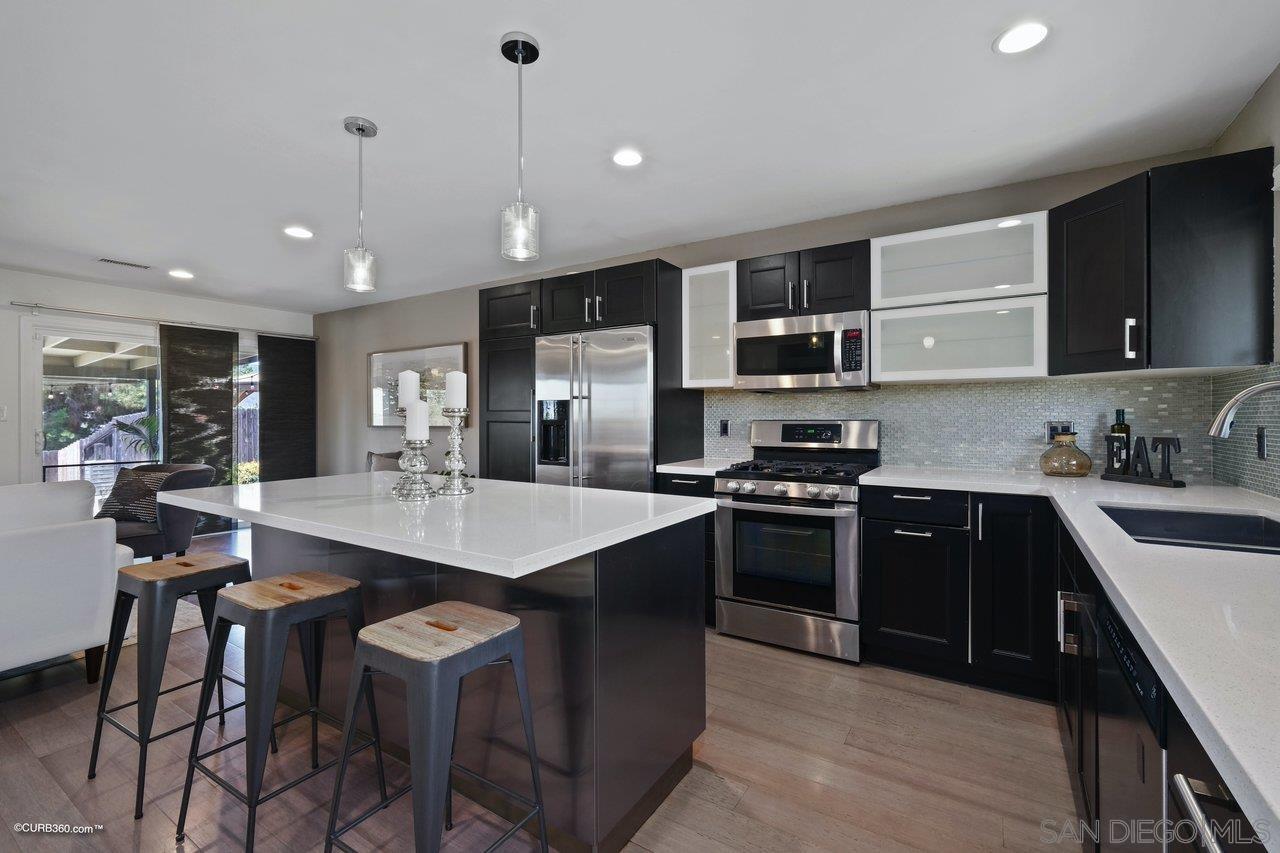 6902 Maury Dr