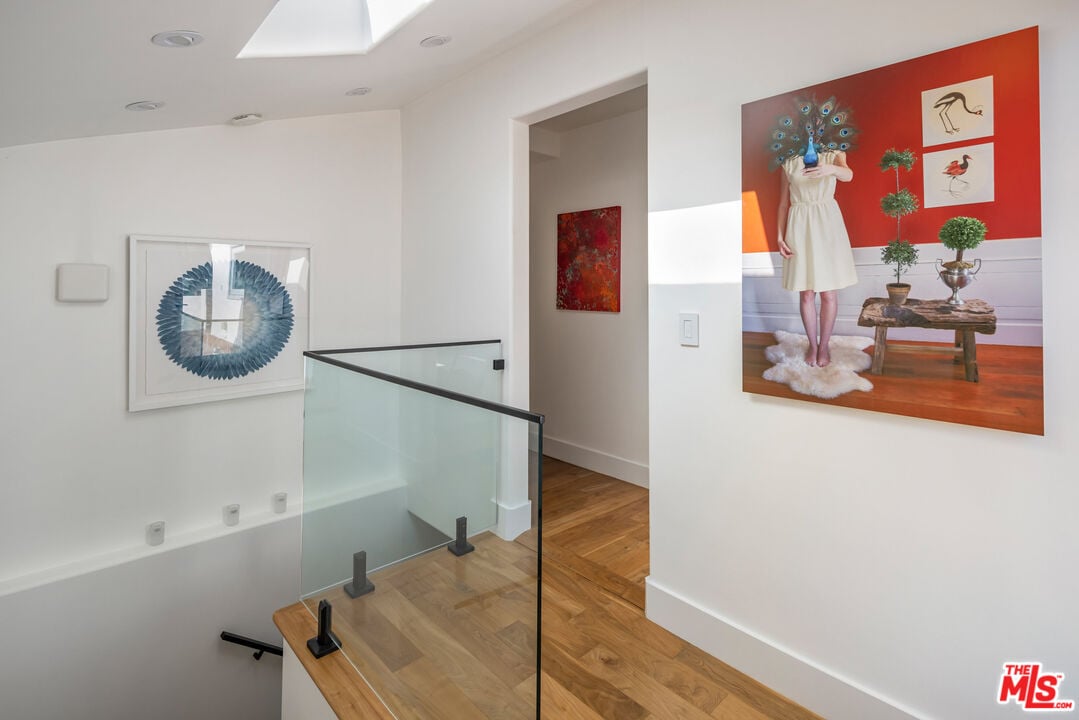 Wonderland Park Ave, 90046