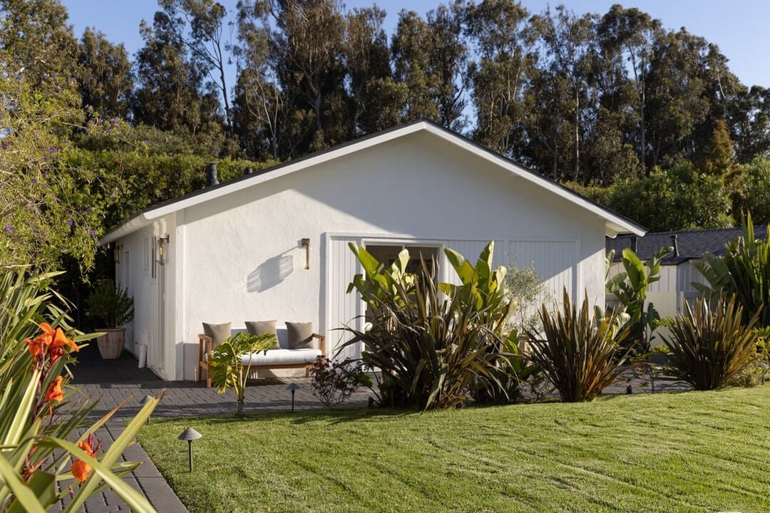 Echelon Pavilion, Grayfox St, 90265