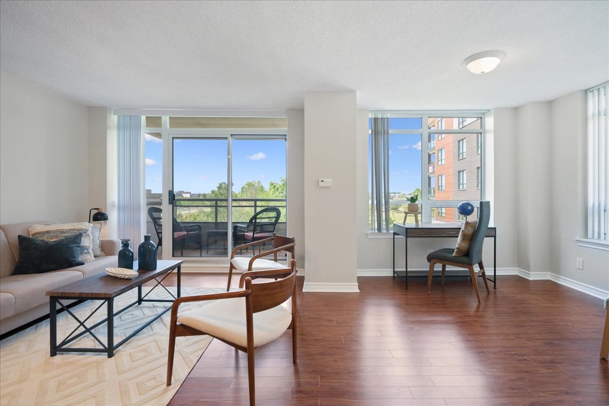 Bright and Spacious Corner Unit