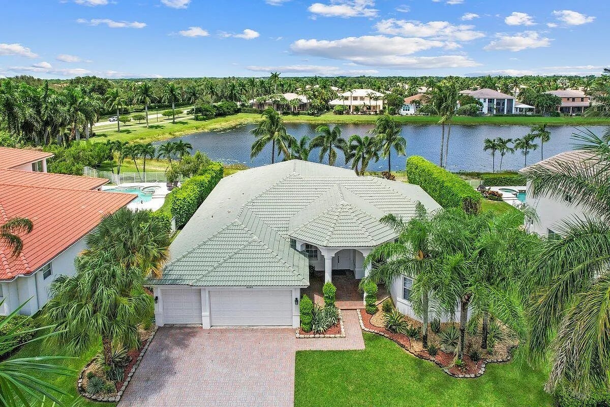 11727 Paradise Cove Lane