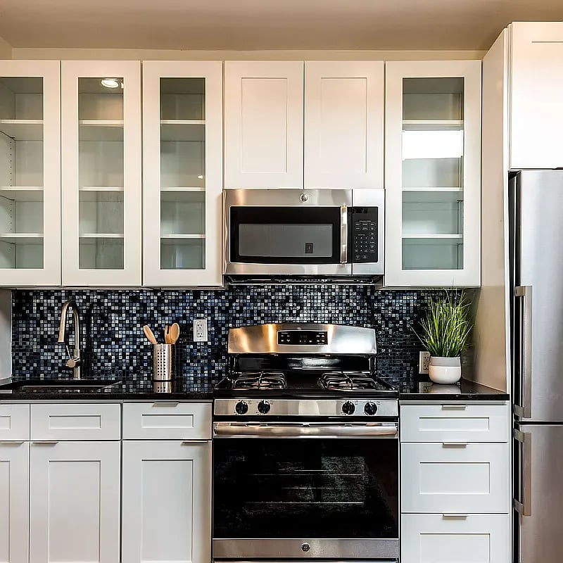 907 Broadway 3R