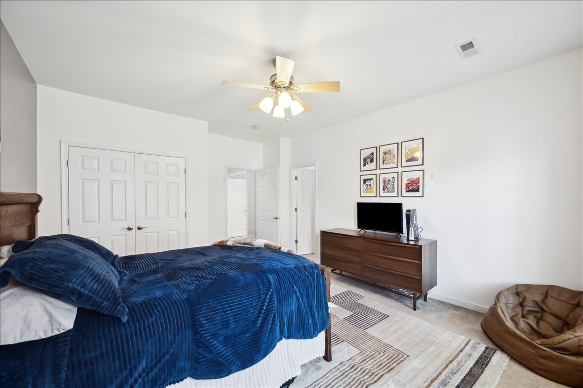 4513 Lake Summer Mews