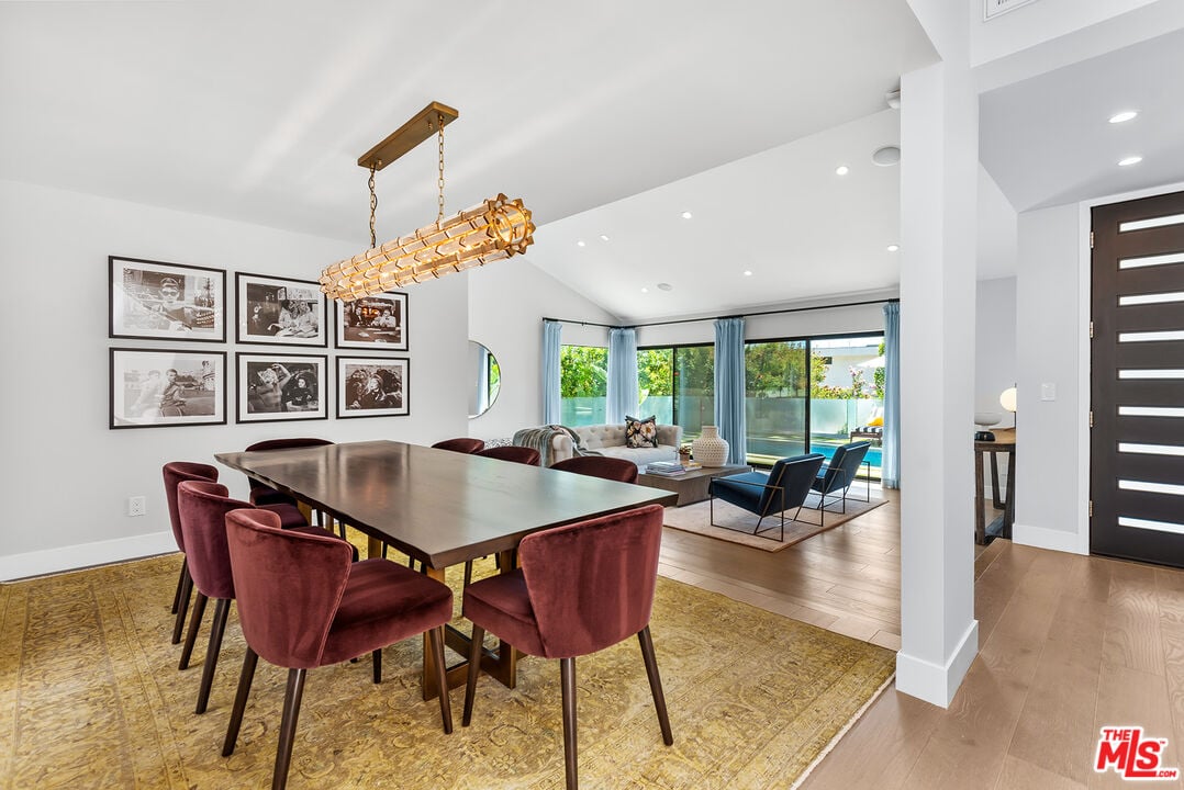 Mount Olympus Dr, 90046