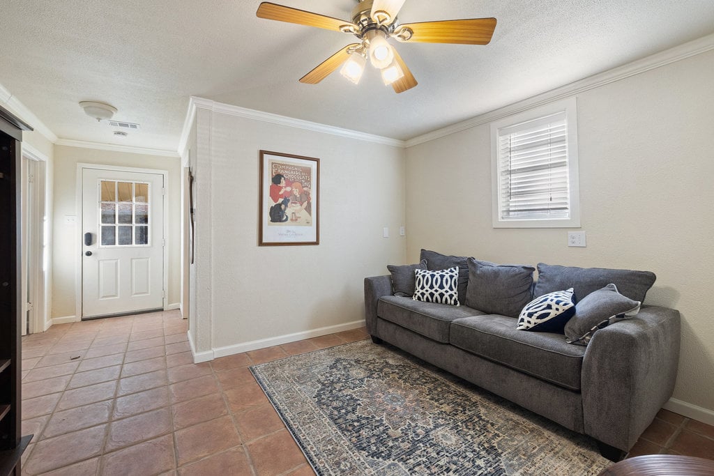 Stunning Waterfront Retreat in the Heart of Kingsland