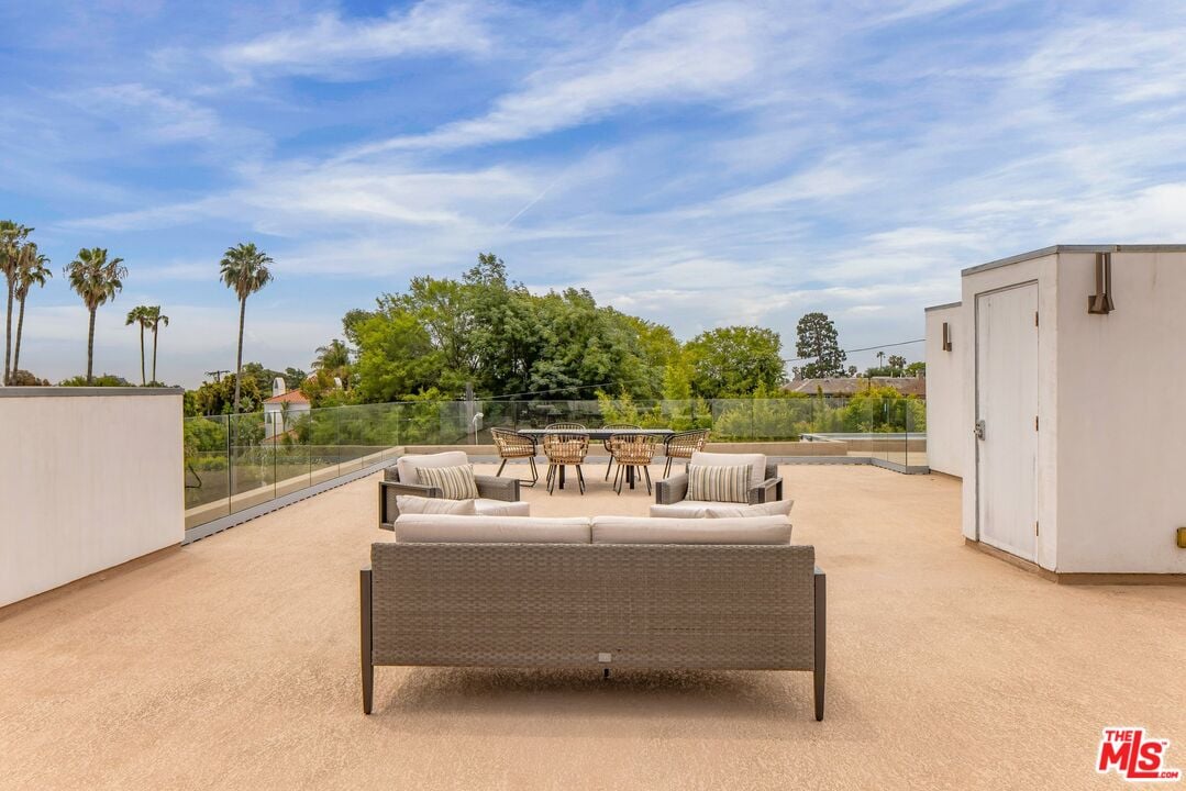 Aurelian Pavilion, W Sunset Blvd, 90049