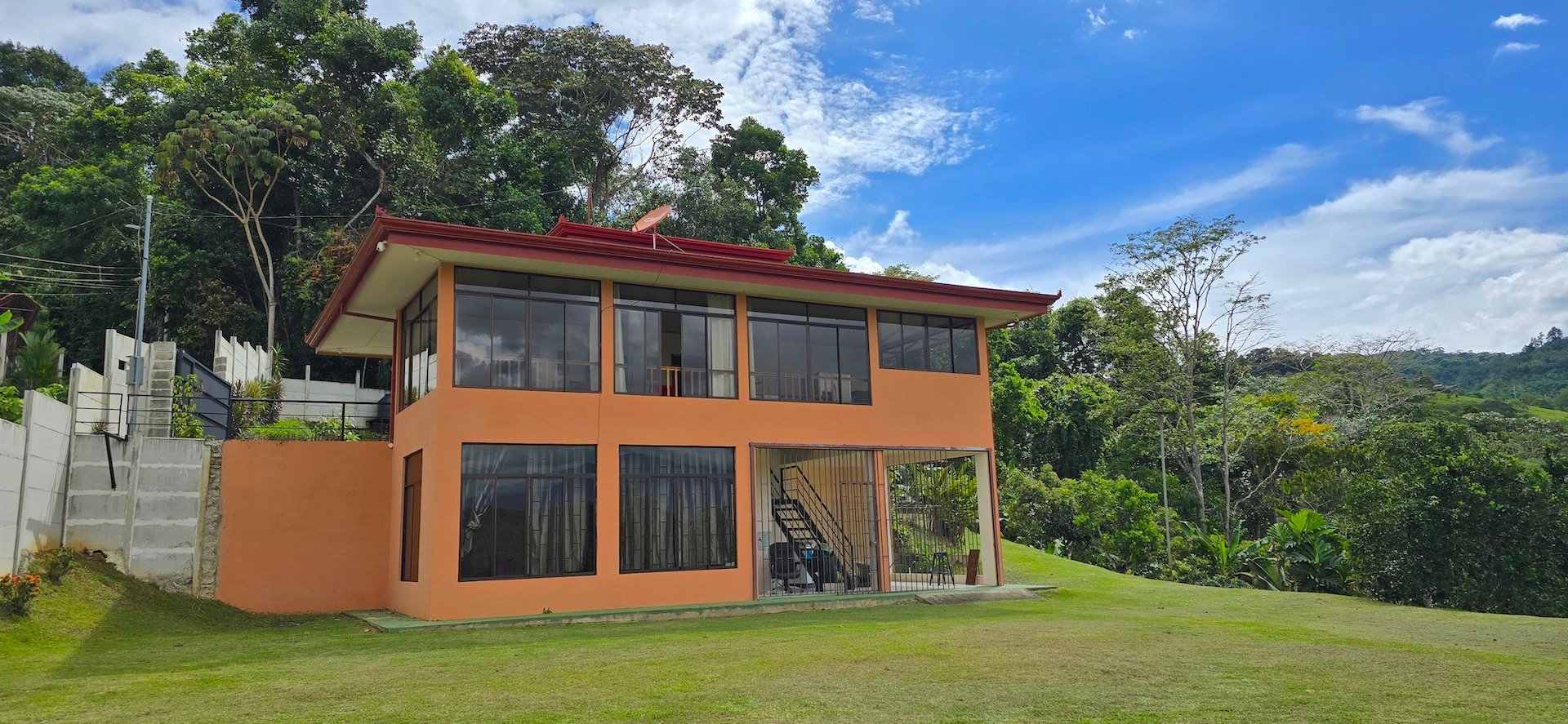 House and Cabin with views of Chirripo