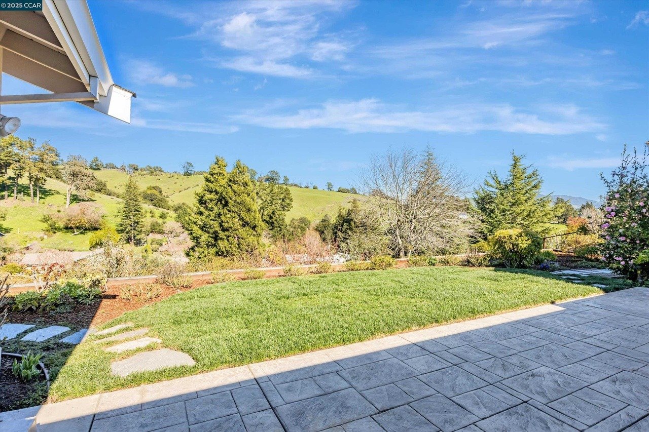 74 Warfield Dr