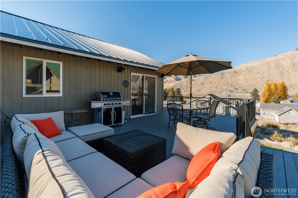 270 W Beach Dr