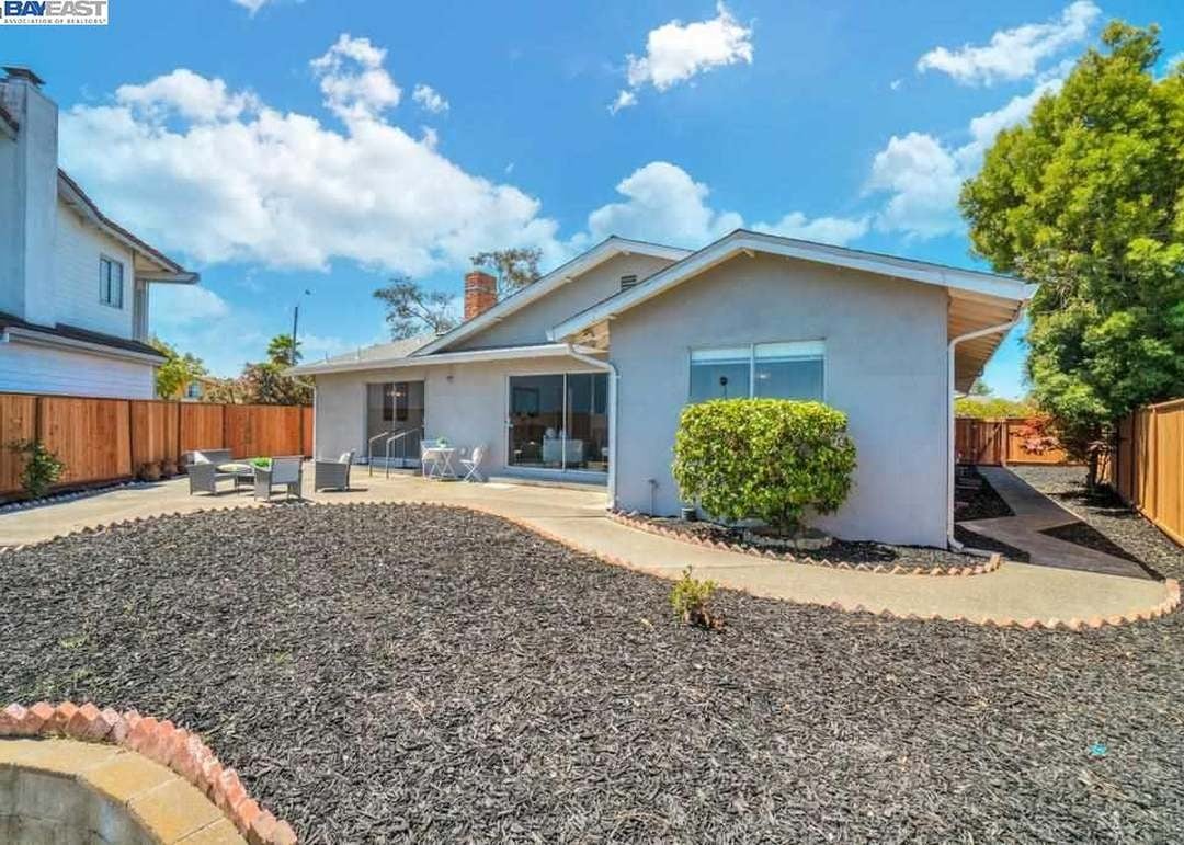 1805 Otis Dr