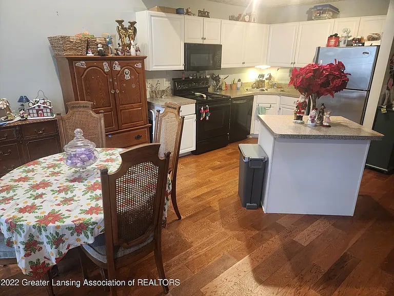 268 W Saginaw St APT 301