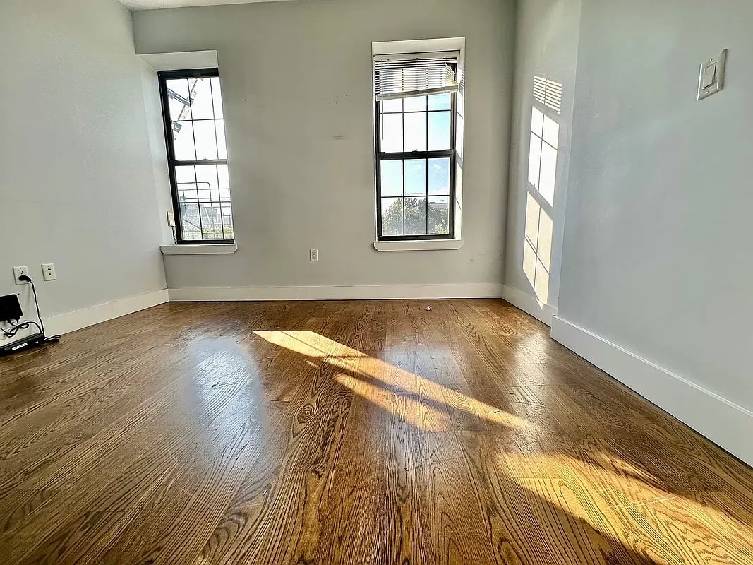 634 Kosciuszko St 3F
