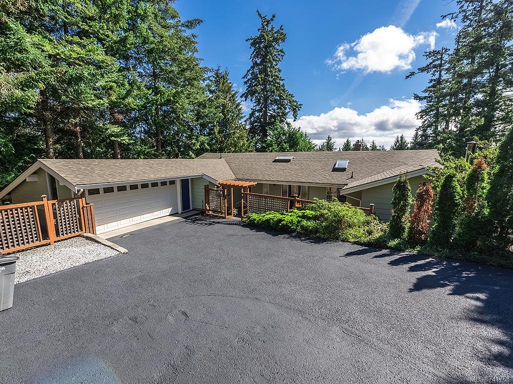 941 Kentwood Terr, Saanich