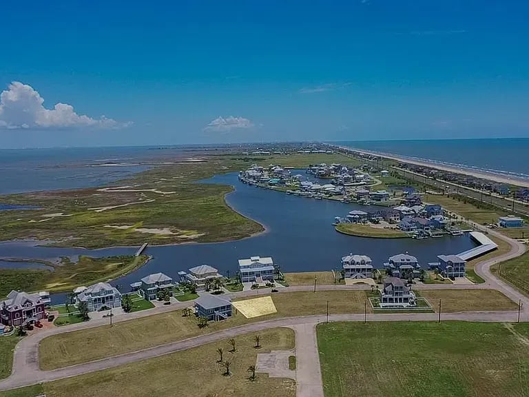 4102 Sea Grass Ln