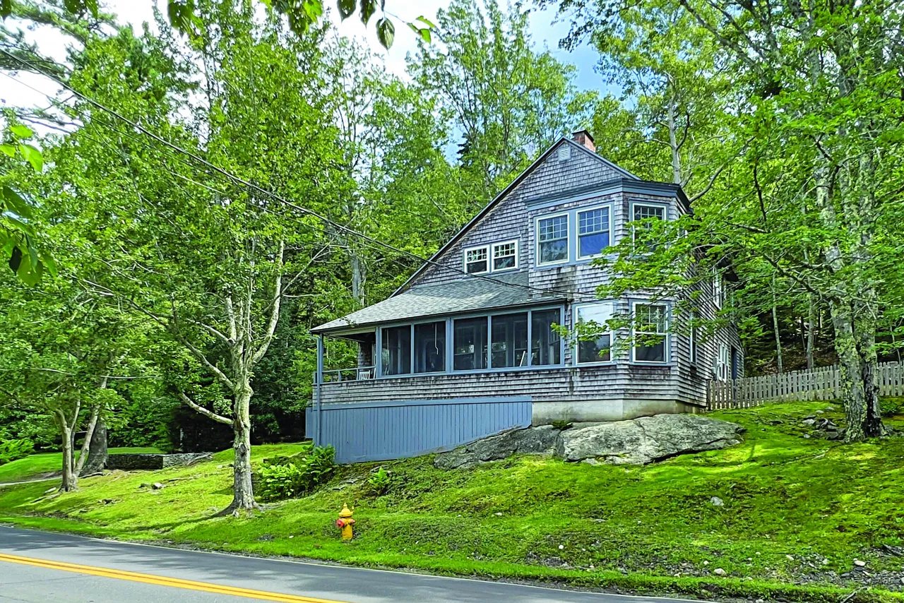 New Listing! 482 Ocean Point Road, Boothbay, Maine – $659,000