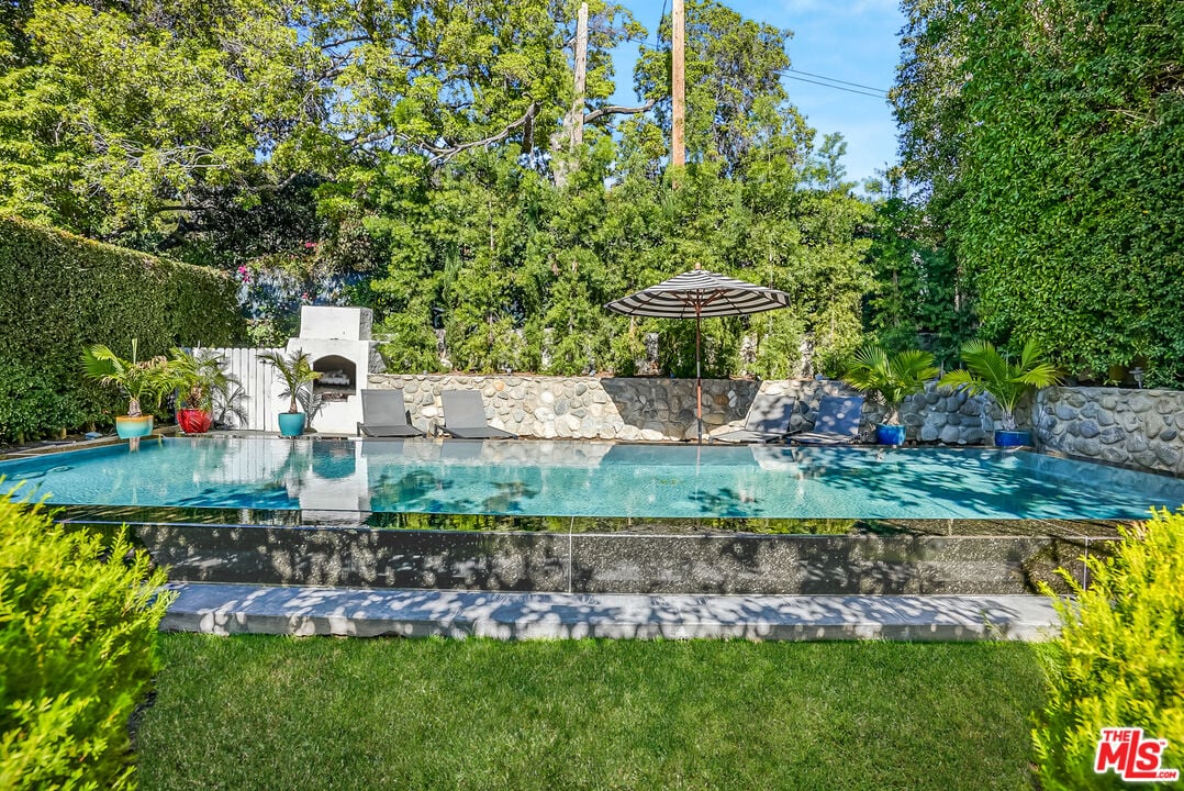7463 Franklin Ave