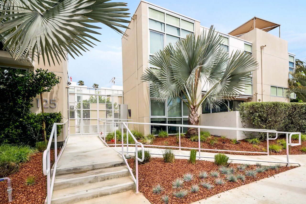 125 Pacific St #1