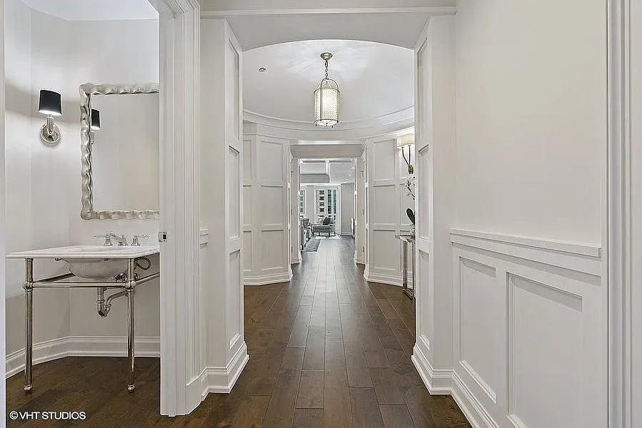 11 E Walton St APT 3201