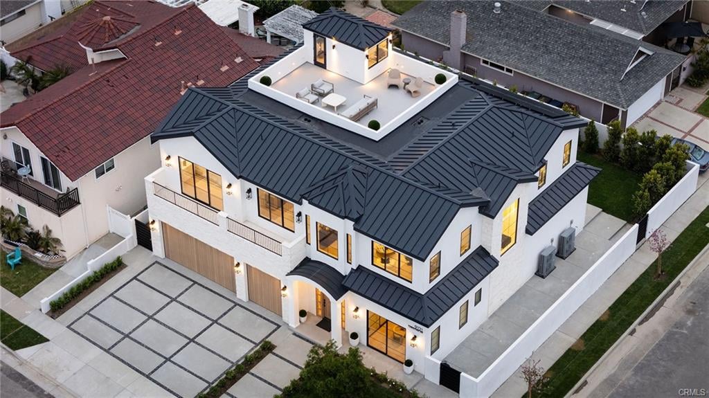 9121 Christine Dr.