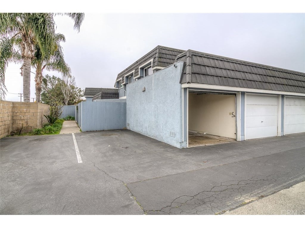 21202 Sailors Bay Ln