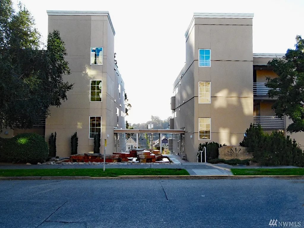 4527 45th Ave SW #201N