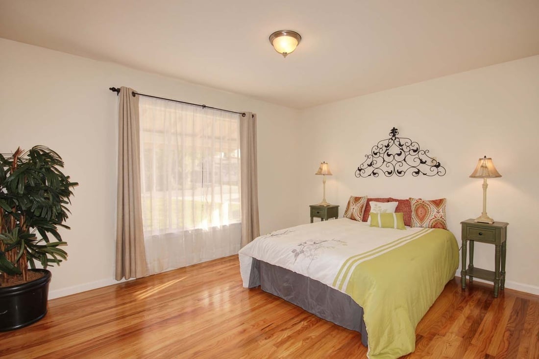 Just Listed! Darling 3 Bedroom Off Eastern Ave!