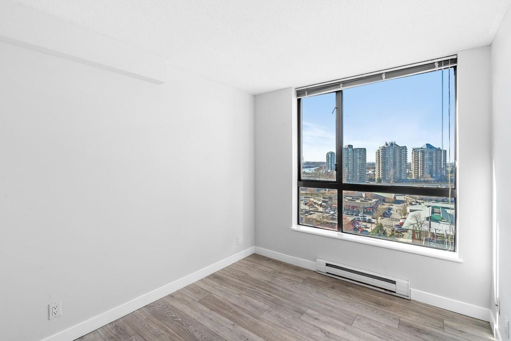 833 Agnes St, #807